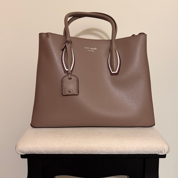 kate spade Handbags - Kate Spade Brown Leather Tote